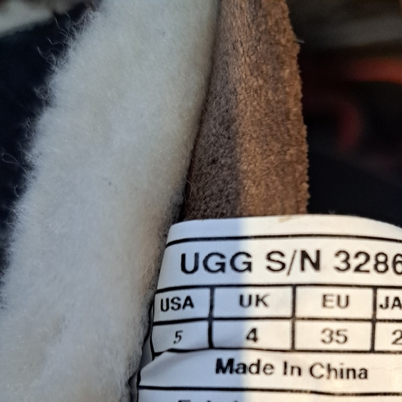 Ugg girls Maura winter boot size 5 - Picture 4 of 4